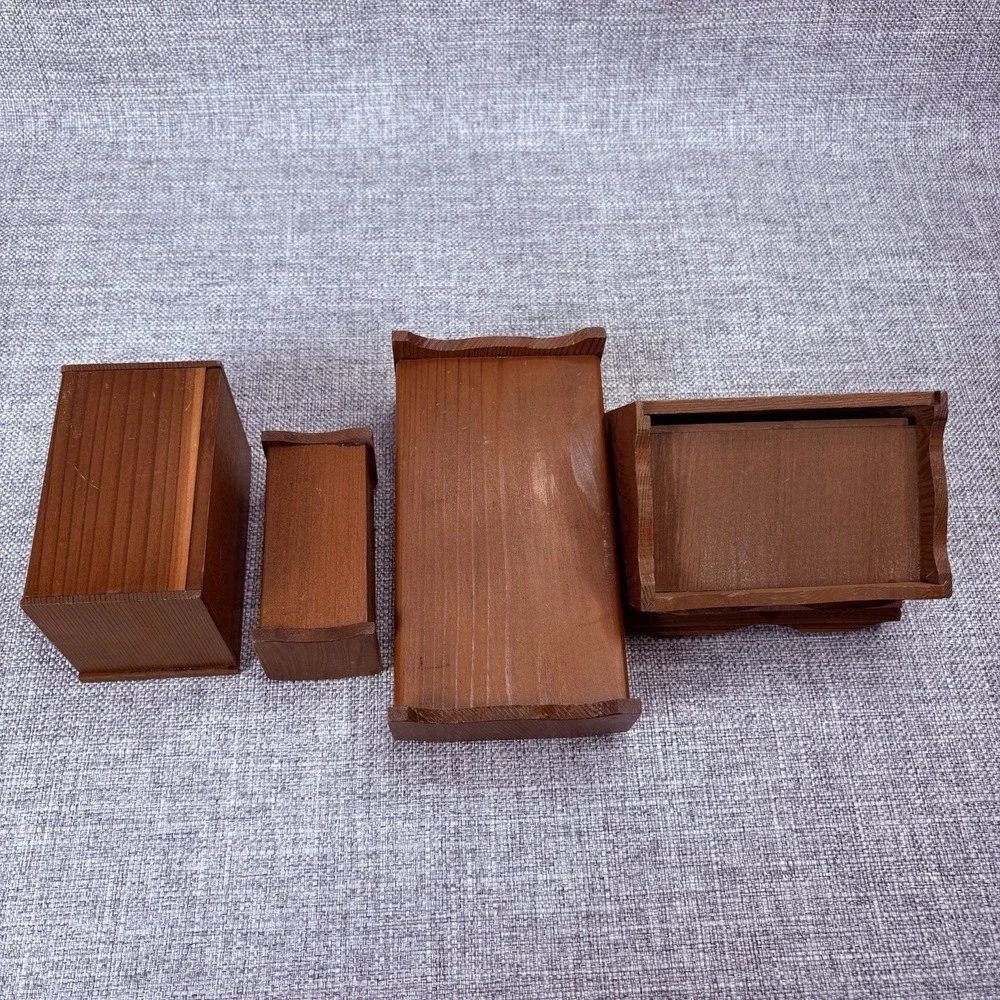 Vintage Miniature Wood Dollhouse Bedroom Furniture 4pc Bed Dresser‎ Hutch Trunk